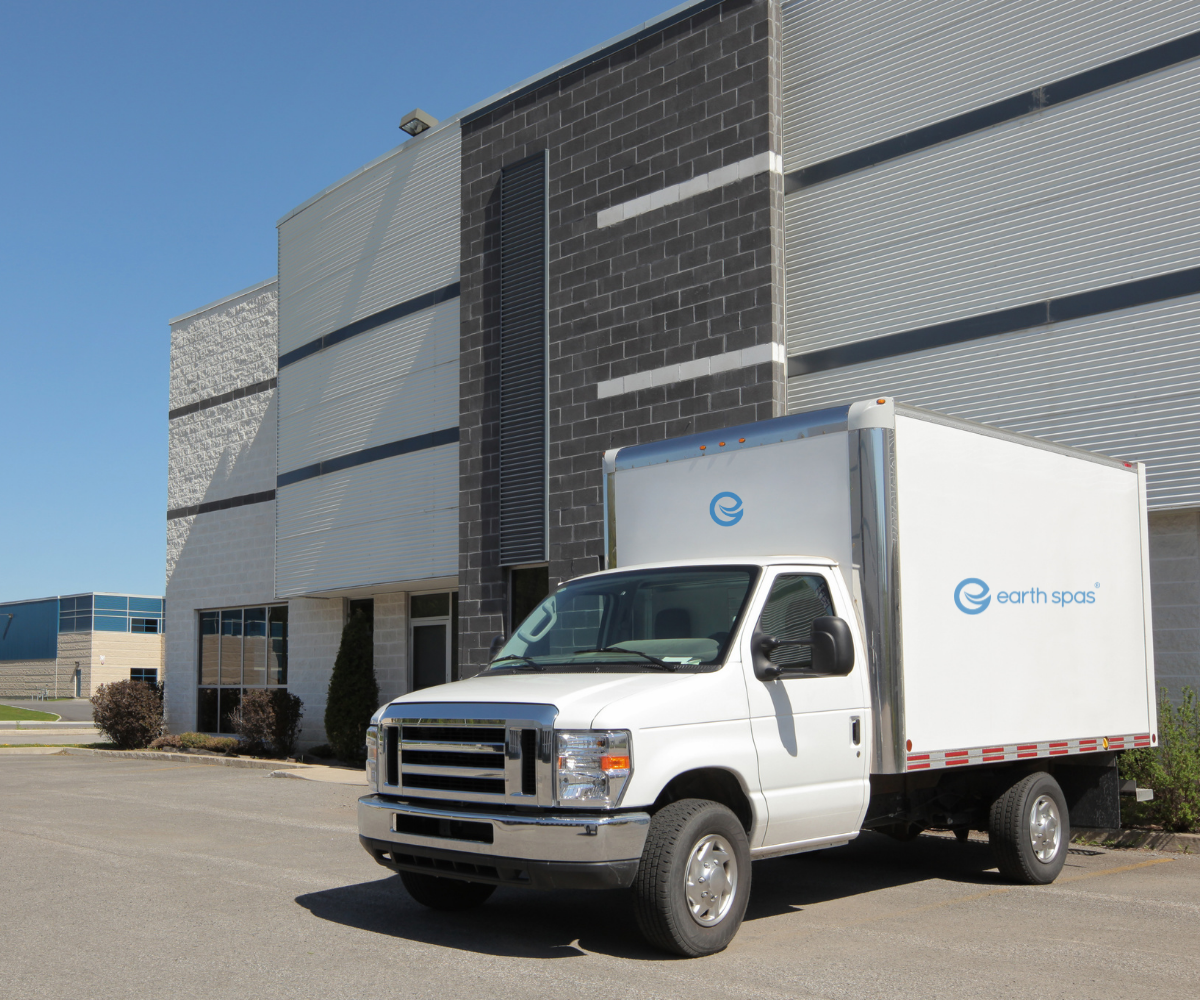 Earth Spas servicebus voor reparaties ter plaatse